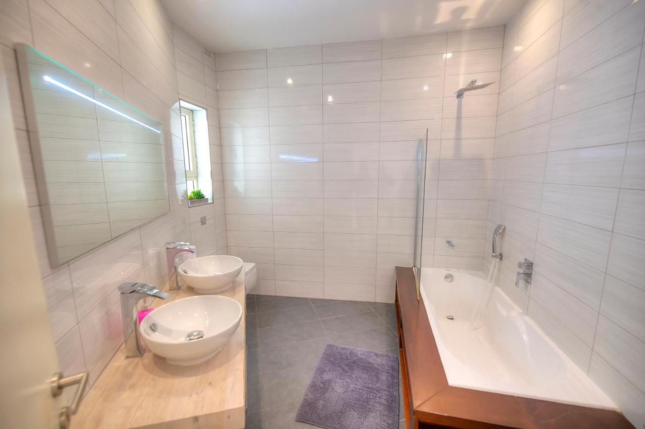 סליאמה Spacious 4 Bedrooms With Sea View Balcony Goslm-3 מראה חיצוני תמונה